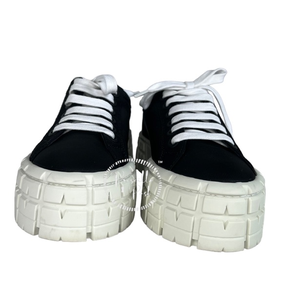 NWB Prada
Double Wheel low-top sneakers 38.5 Black White Platform Sole Logo - Picture 2 of 13